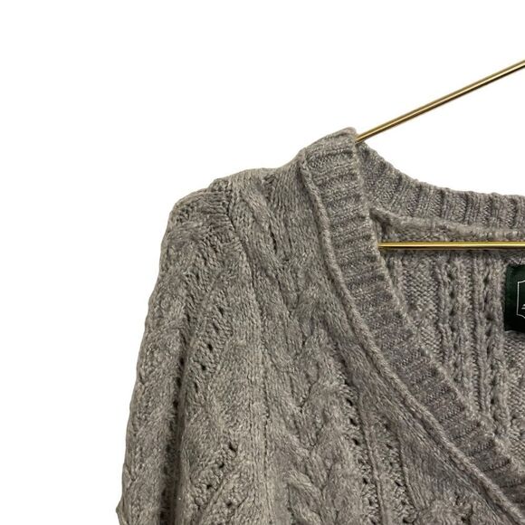 American Eagle Grey Cropped V Neck Cable Knit Sweater XS NWT - Picture 4 of 8
